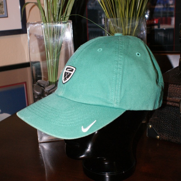 Nike Golf Hat....Brett Favre - Picture 2 of 4